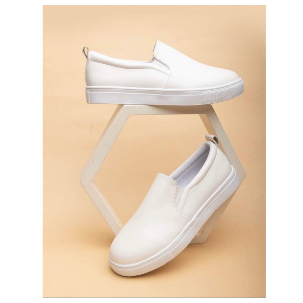 NWOT Round Toe Leatherette Slip On Sneaker